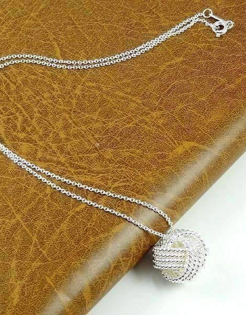 Load image into Gallery viewer, Juego De Collar Y Aretes a Juego De Plata Esterlina Con Nudo De Amor Infinito Para Mujer Ocasión Especial Cumpleaños Vacaciones
